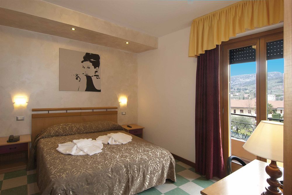 Hotel Italia ガルダ エクステリア 写真